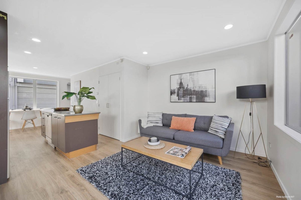 5/3 Wagener Place, Mount Albert, Auckland - Carousel 2