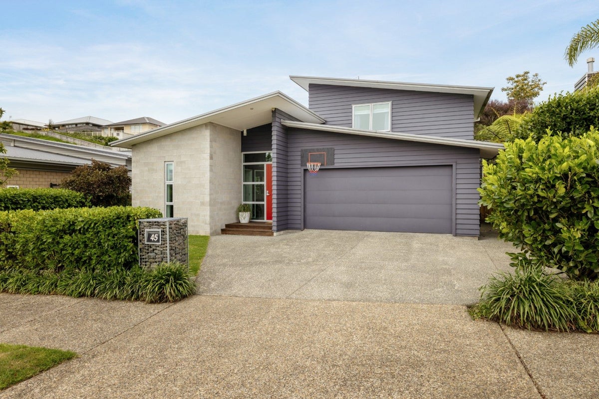 45 Caldera Crescent, Pyes Pa, Tauranga - Carousel 1