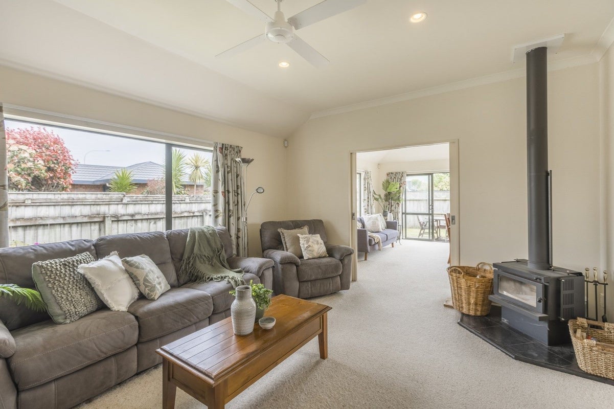 122 Weggery Drive, Waikanae Beach, Waikanae - Carousel 2