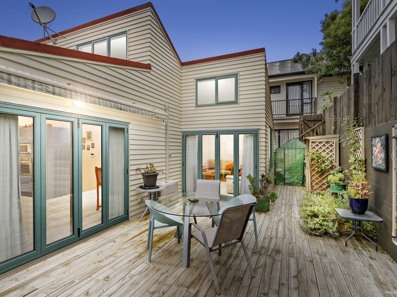 8 Hall Avenue, Newtown, Wellington - Carousel 1