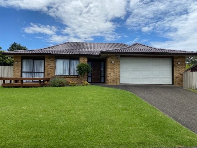 4 Britannia Place, Half Moon Bay, Auckland - Carousel 1