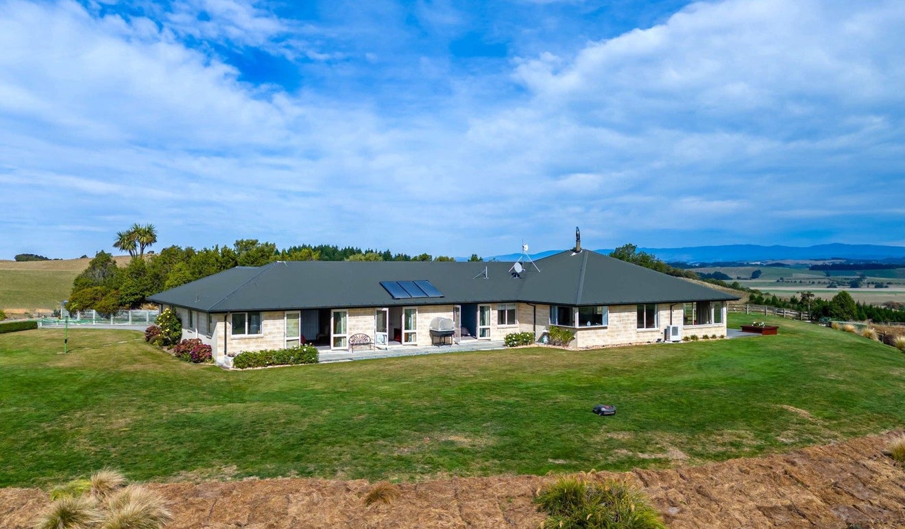355 Downs Road, Geraldine - Carousel 1