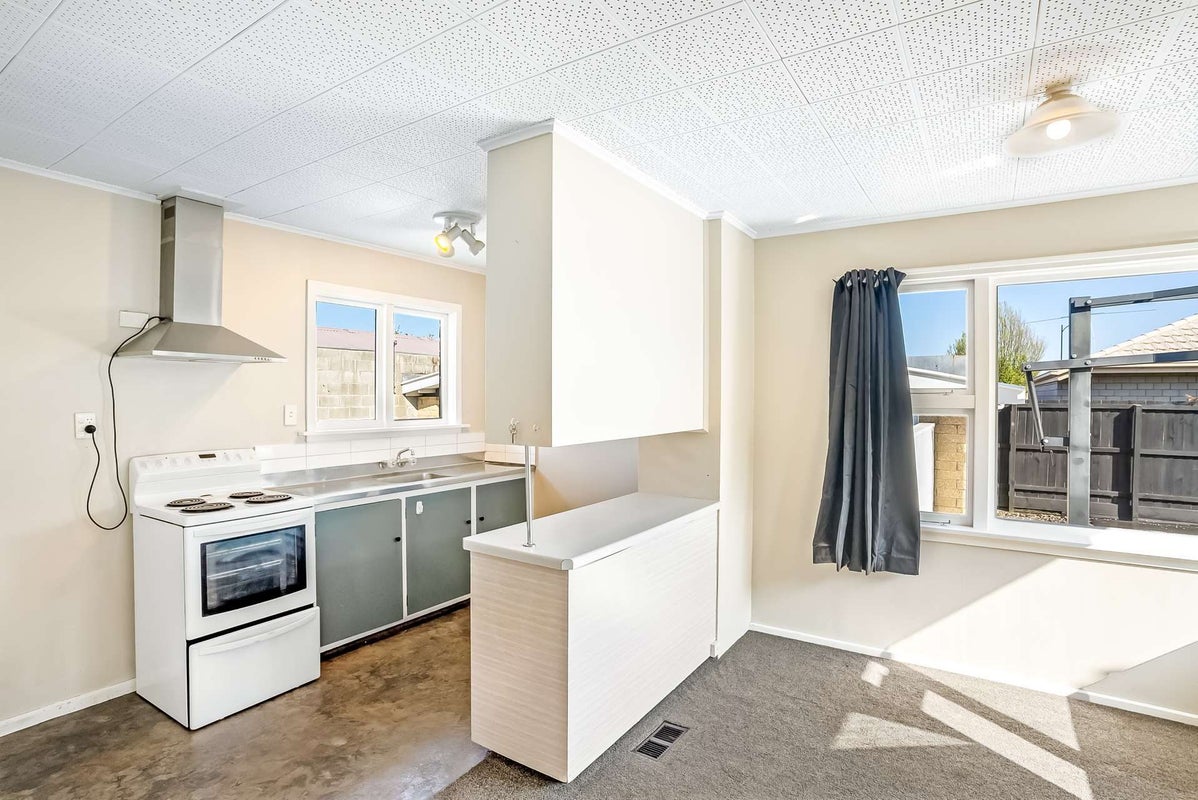 10 Bellina Place, Broomfield, Christchurch - Carousel 2