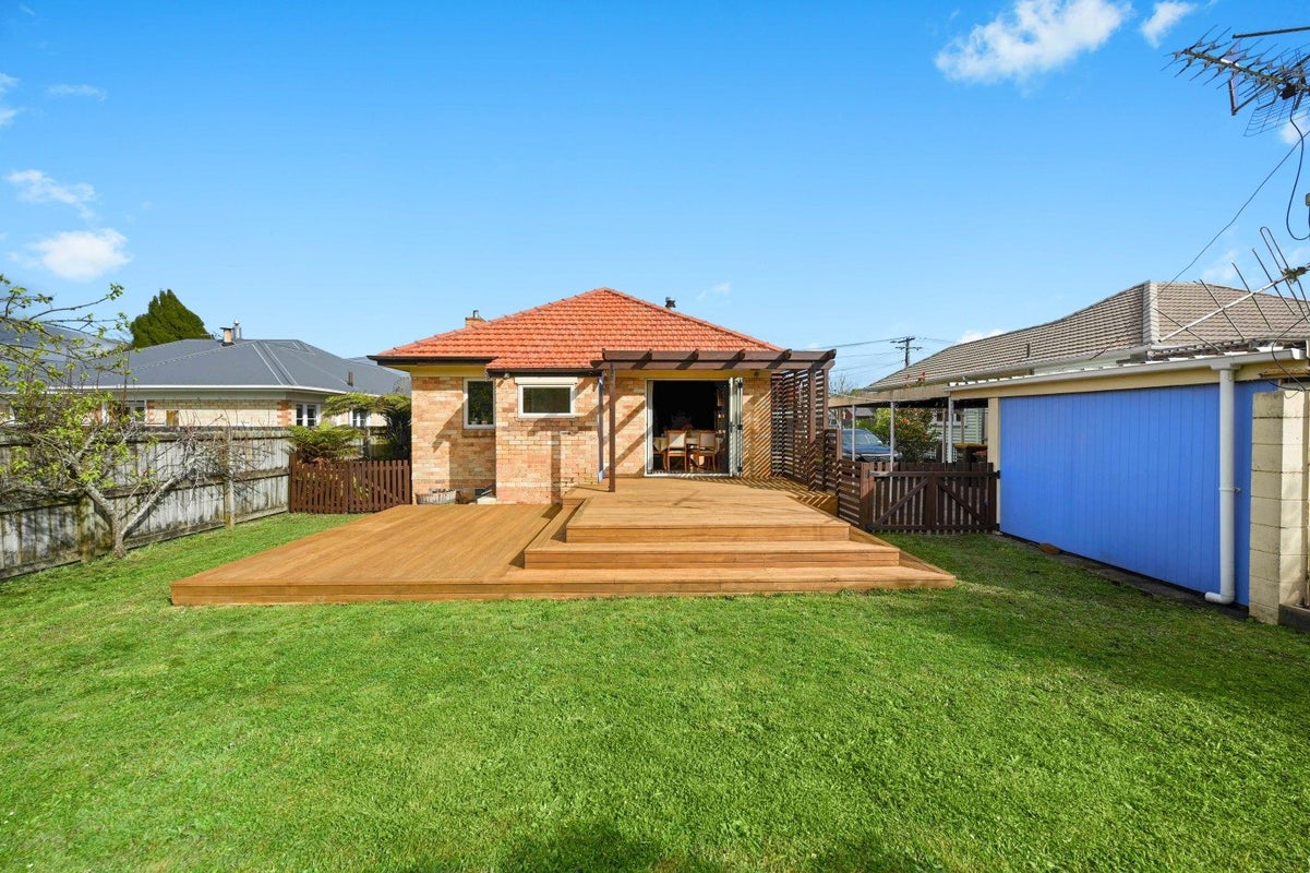 99 Cook Street, Hamilton East, Hamilton - Carousel 1
