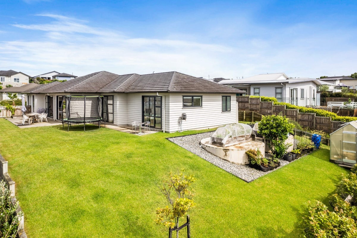 15 Kaiawa Street, Beachlands, Auckland - Carousel 2