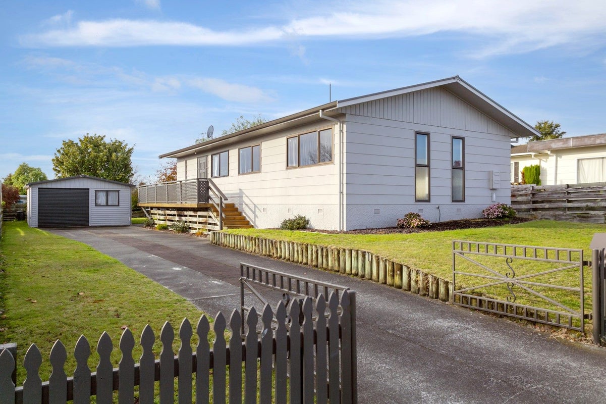 99 Richmond Avenue, Richmond Heights, Taupo - Carousel 1