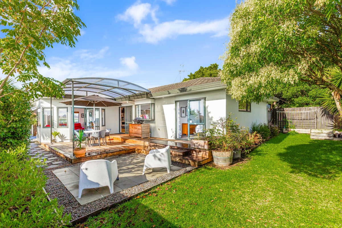27B Ambler Avenue, Glen Eden, Auckland - Carousel 2