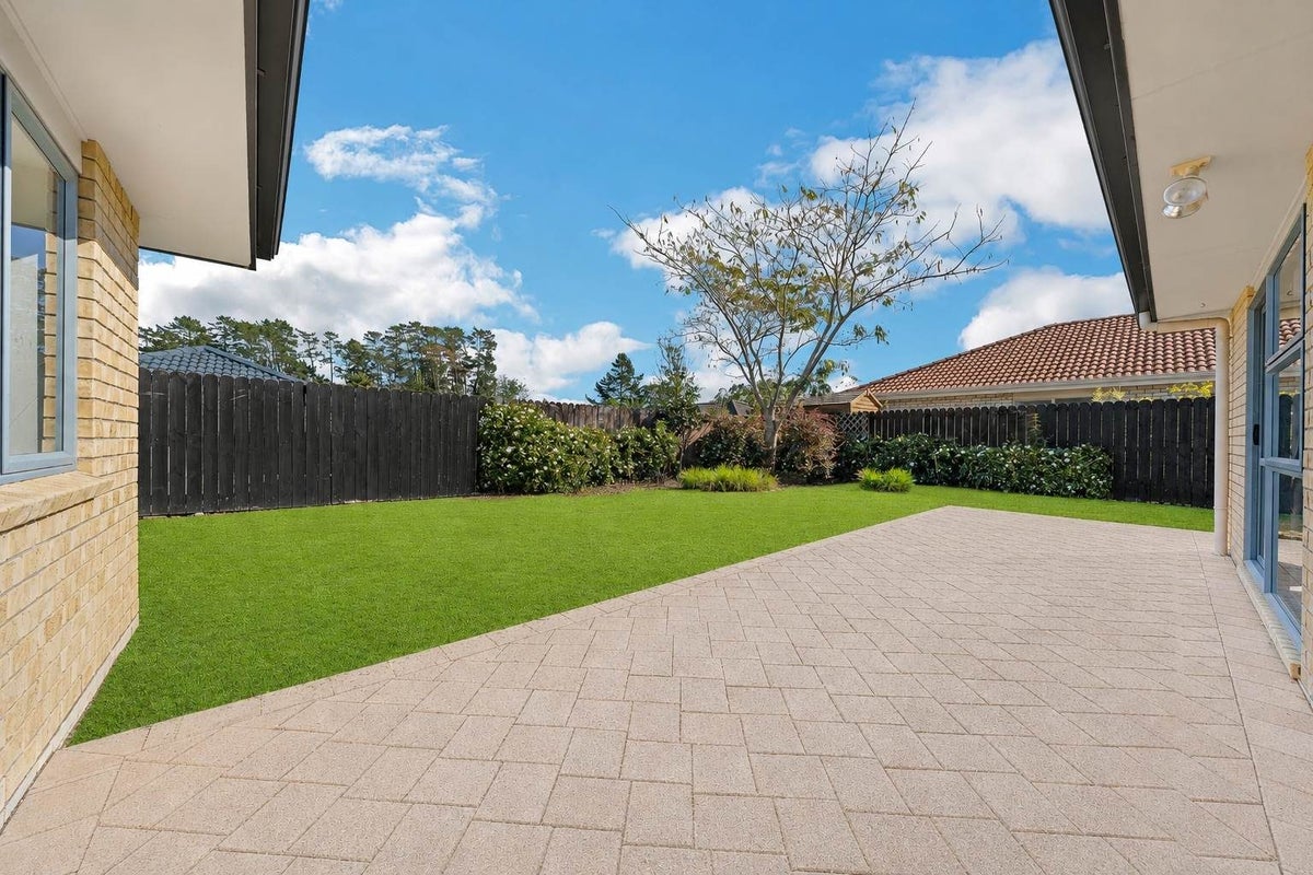 12 Lantern Court, Henderson, Auckland - Carousel 2