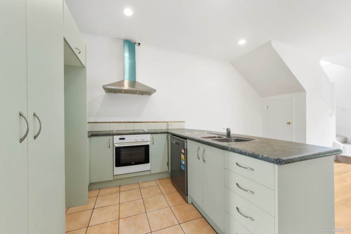 80/1 Ambrico Place, New Lynn, Auckland - Carousel 2