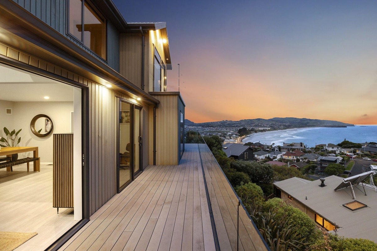 66 Cliffs Road, Saint Clair, Dunedin - Carousel 1