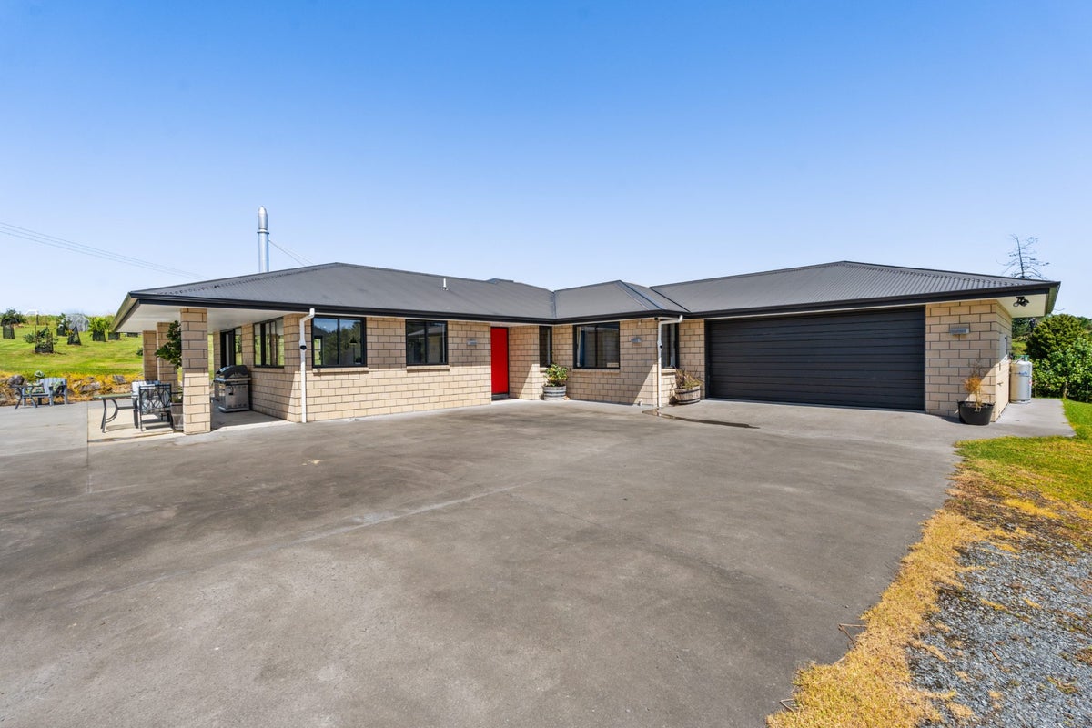 269 Tavinor Road, Whangarei - Carousel 1