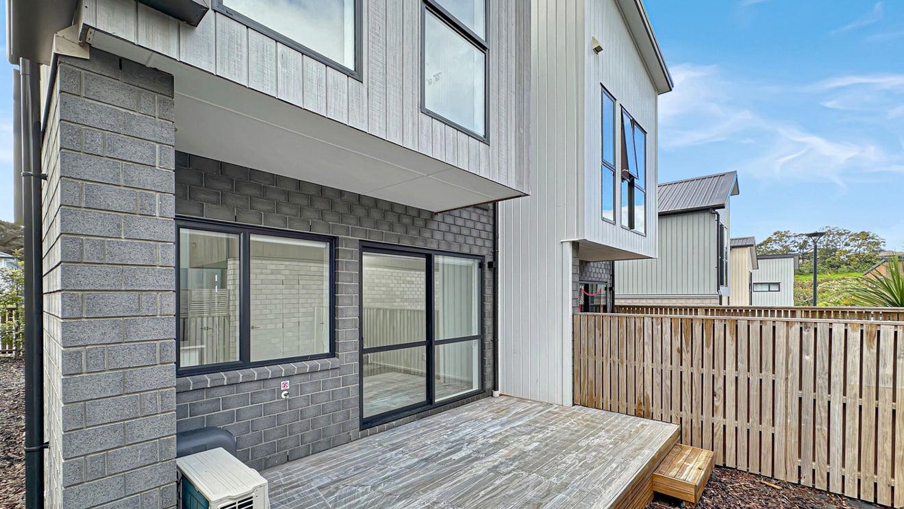140 Tiriwa Drive, Massey, Auckland - Carousel 19