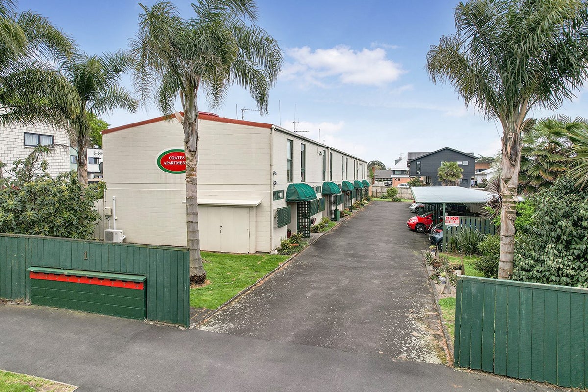 7/1 Coates Street, Hamilton East, Hamilton - Carousel 2