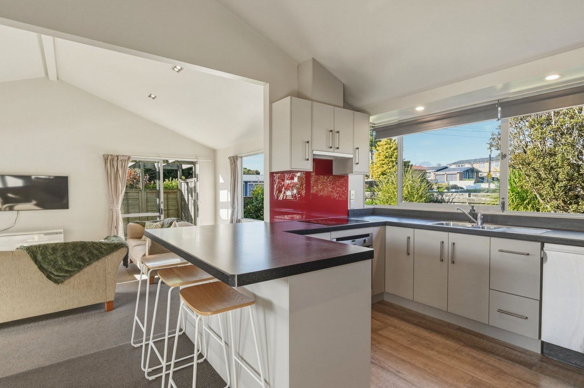 37 Basley Road, Owhata, Rotorua - Carousel 1