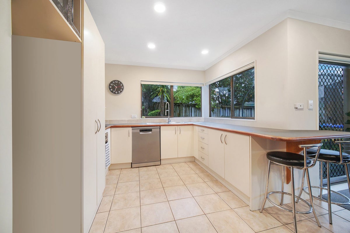 34 Merlot Heights, Huapai, Kumeu - Carousel 2