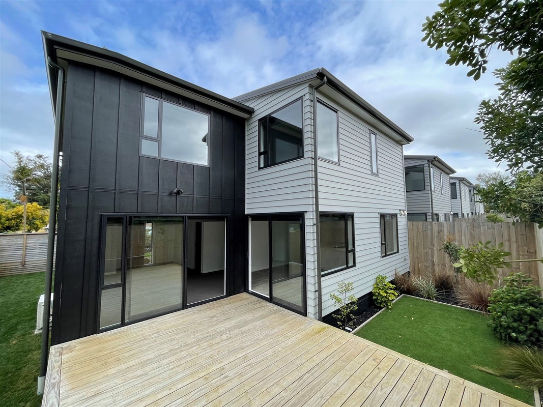 37E TAWHIRI Road, One Tree Hill, Auckland - Carousel 1