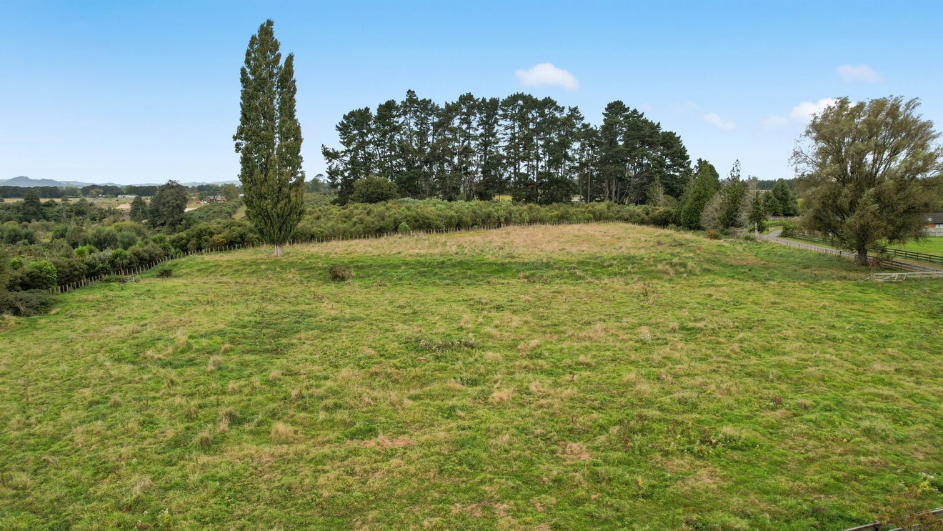 194 State Highway 26, Newstead, Hamilton - Carousel 10