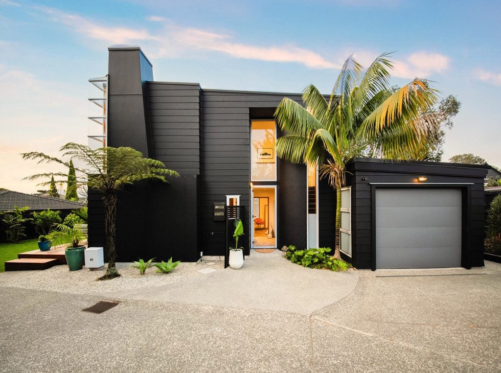 5B Hadfield Avenue, Waterview, Auckland - Carousel 1