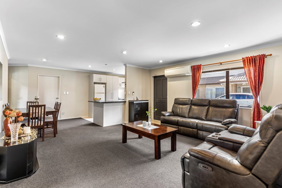 9 Miranda Street, Avondale, Auckland - Carousel 2