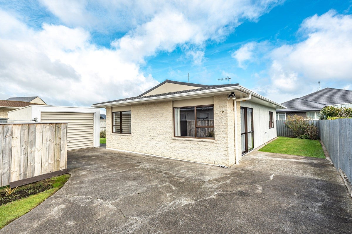 12A Antrim Place, Springvale, Whanganui - Carousel 1