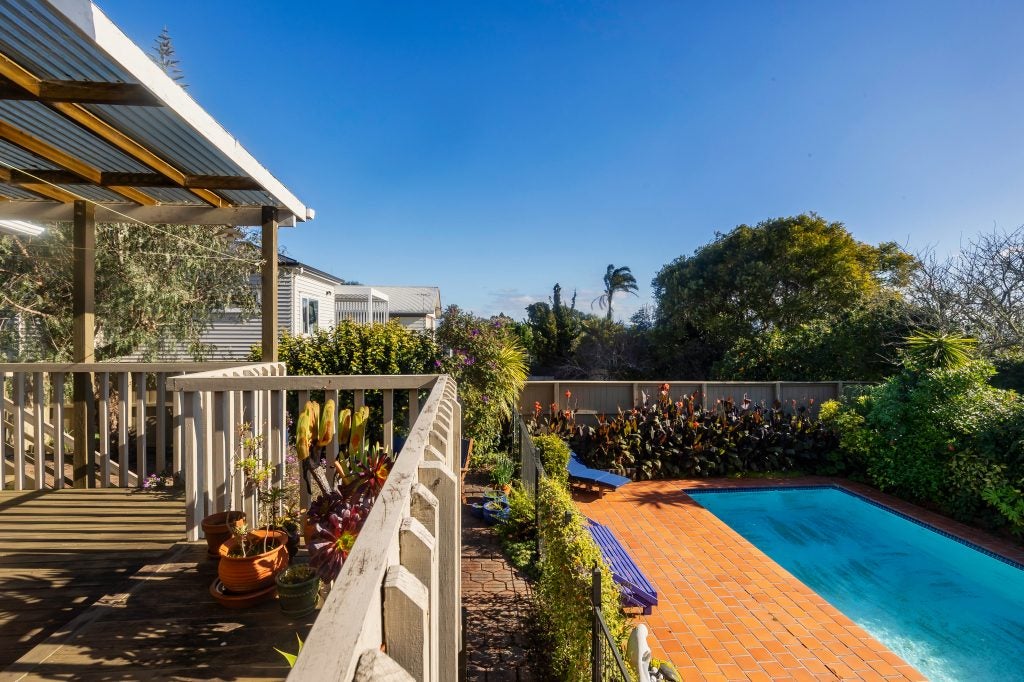 28 Grande Avenue, Mount Albert, Auckland - Carousel 2