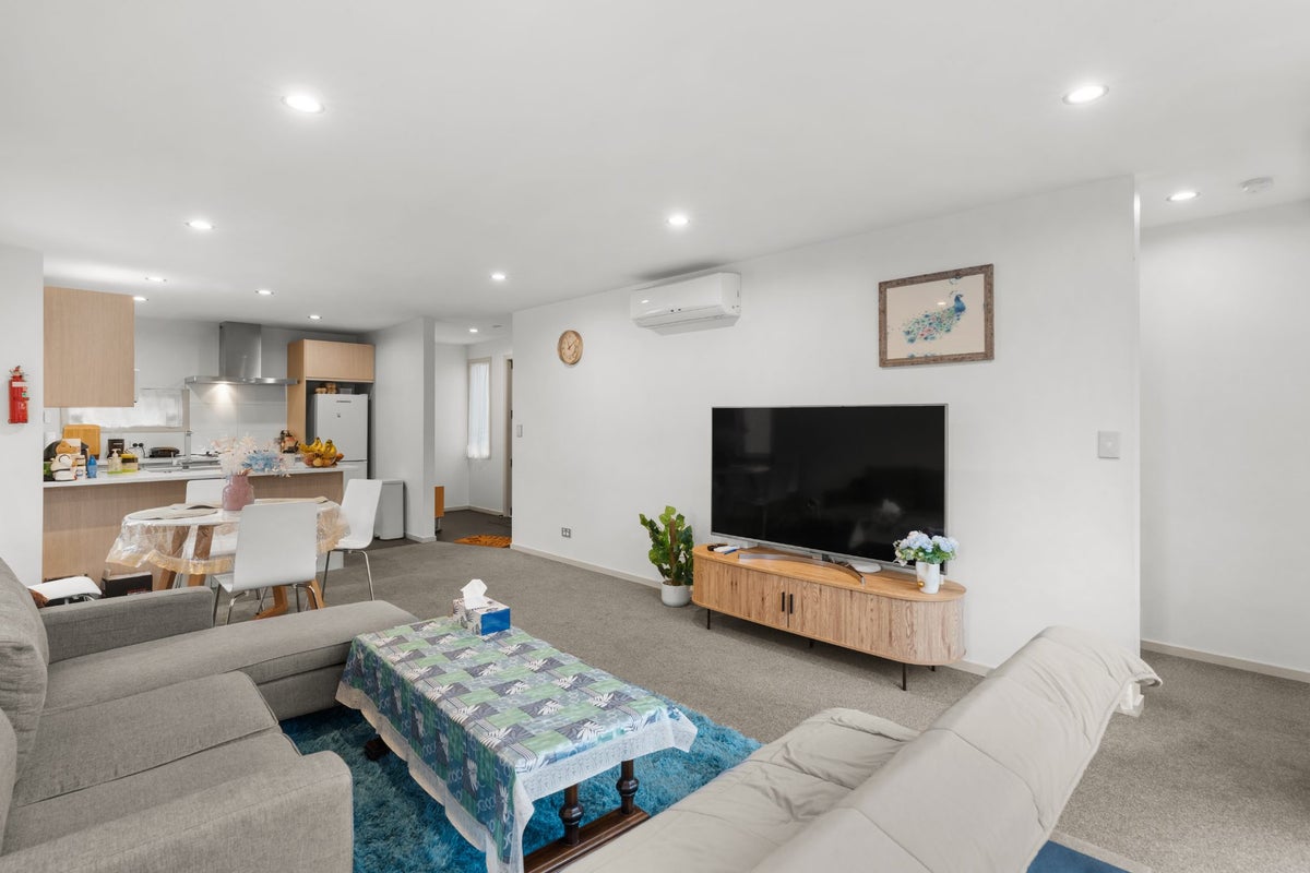 1/372 Worcester Street, Linwood, Christchurch - Carousel 2