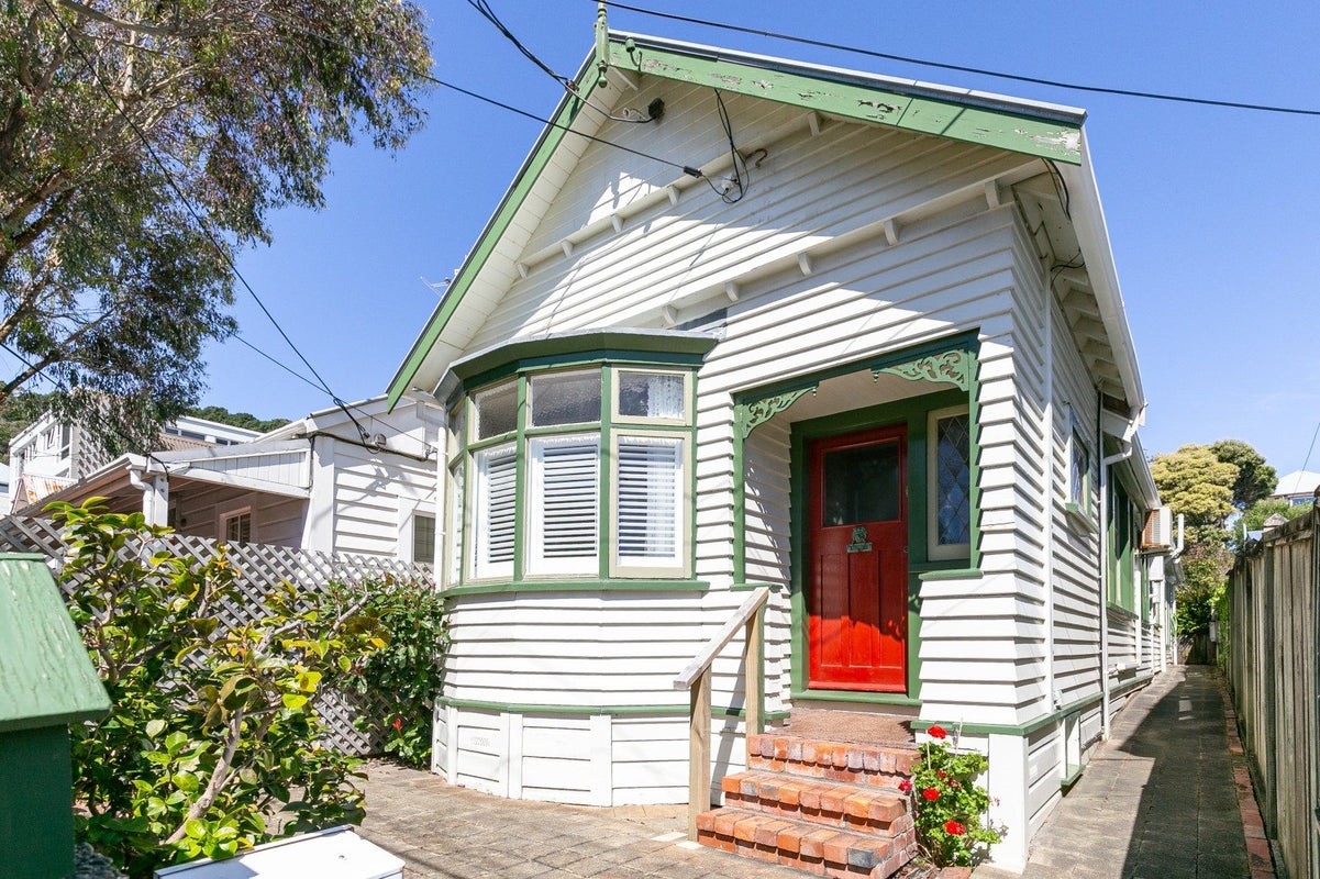 28 Queen Street, Mount Victoria, Wellington - Carousel 1