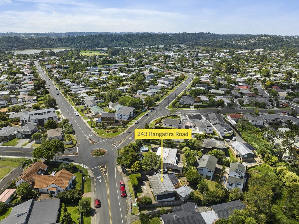 243 Rangatira Road, Beach Haven, Auckland - Carousel 21