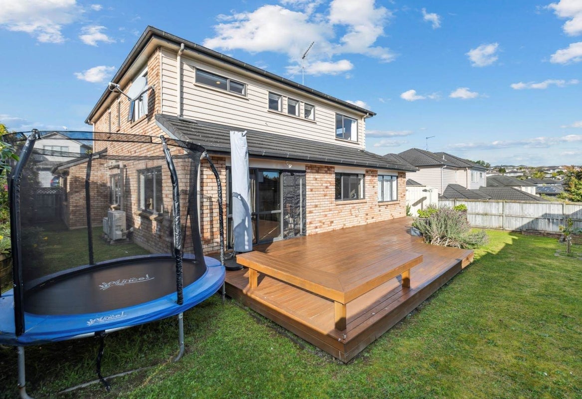 1/6 Woodhouse Place, West Harbour, Auckland - Carousel 2