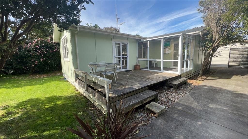 1 Te Whena Street, Otaki Beach, Otaki - Carousel 1