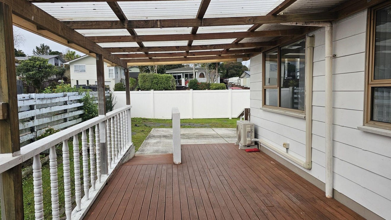 13 Waari Avenue, Sunnyvale, Auckland - Carousel 2