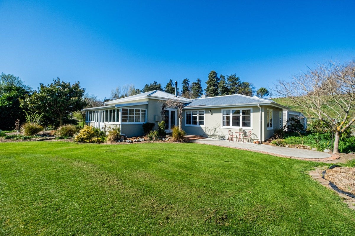 140 Main Road, Pleasant Point, Pleasant Point - Carousel 2