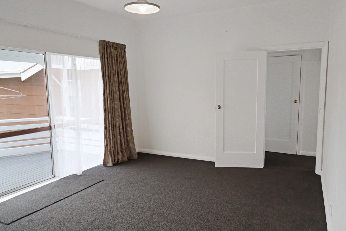 4A Ropata Crescent, Boulcott, Lower Hutt - Carousel 2
