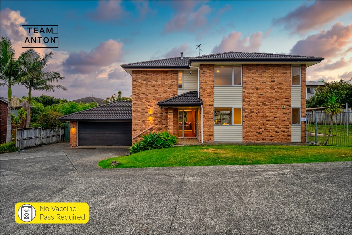 29E Paparoa Road, Cockle Bay, Auckland - Carousel 1
