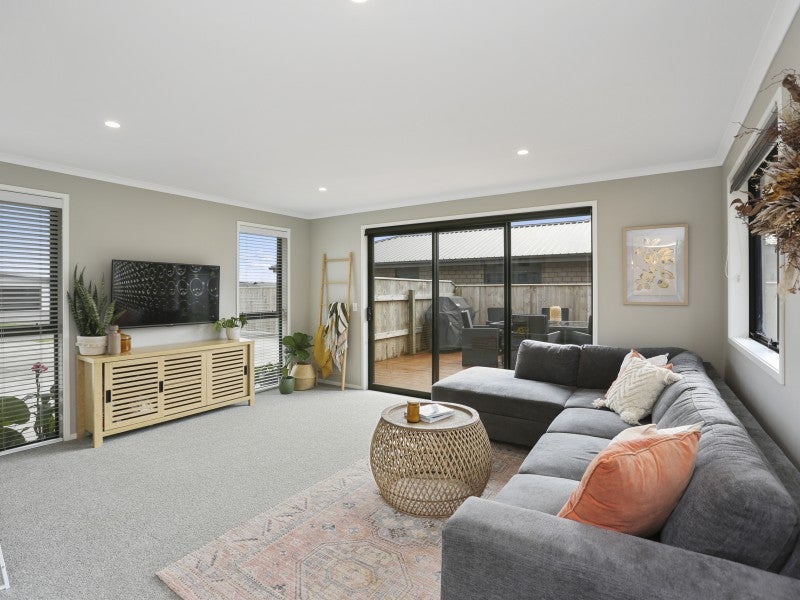 28 Dreaver Drive, Waitara, Waitara - Carousel 2