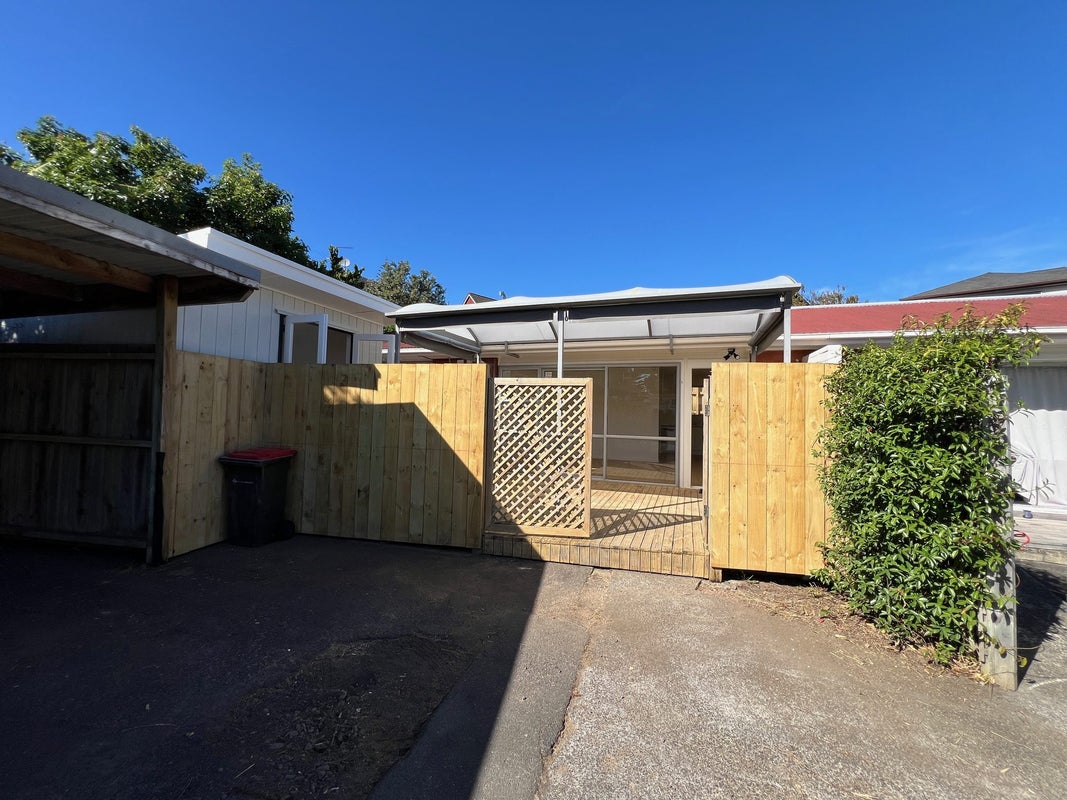 1/1369 Dominion Road Extension, Mount Roskill, Auckland - Carousel 1