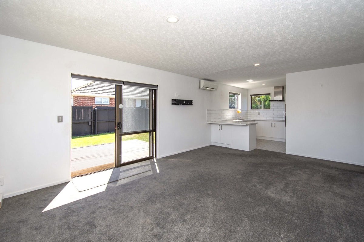 1/64 Manurere Street, Hei Hei, Christchurch - Carousel 2