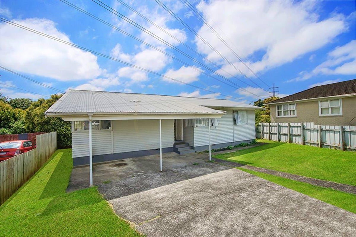 15 Emerson Road, Clover Park, Auckland - Carousel 2