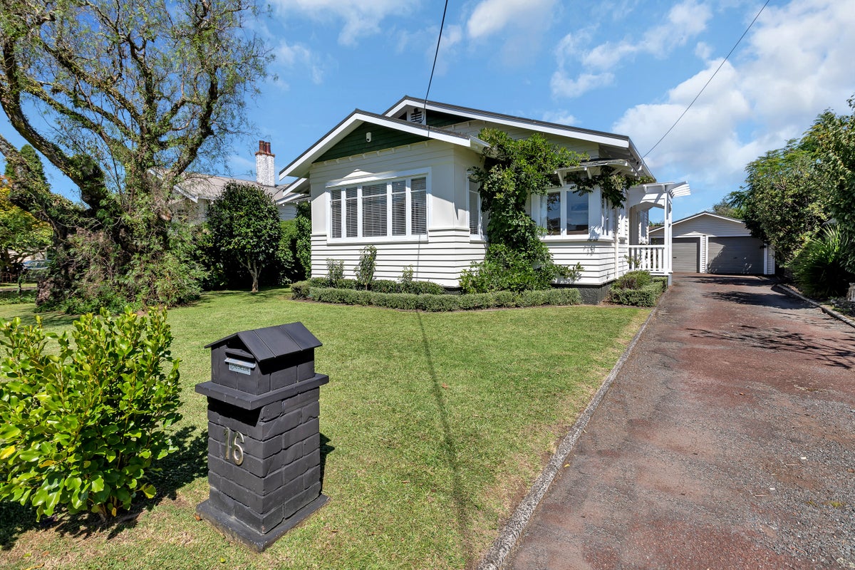 16 Donald Street, Regent, Whangarei - Carousel 1