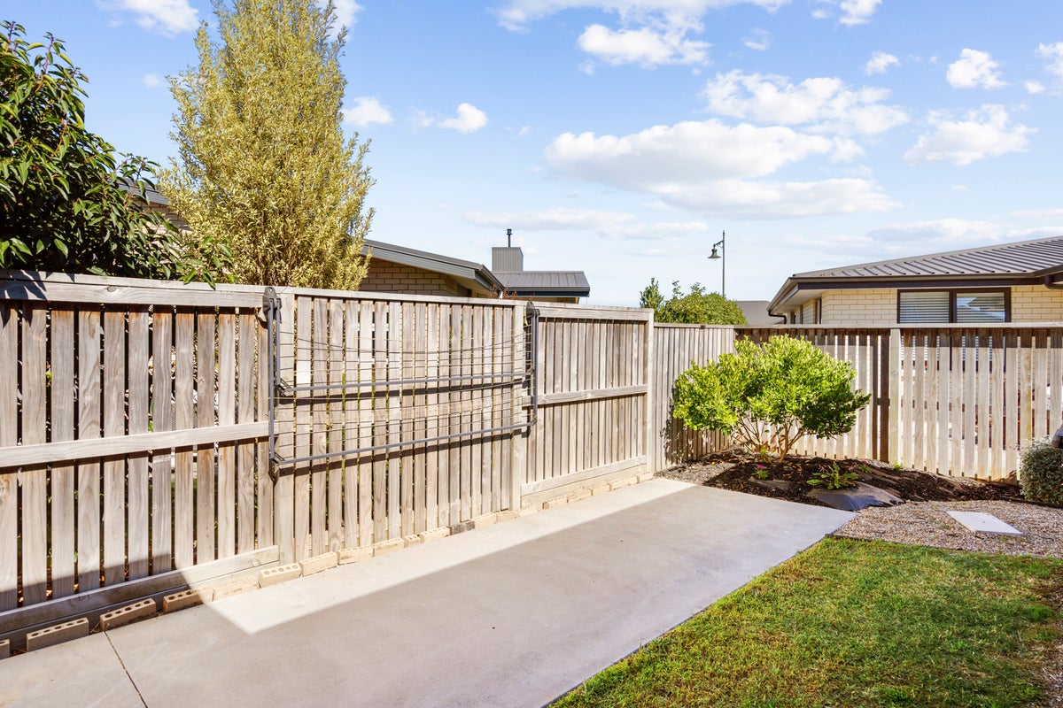 38 Jarrett Terrace, Leamington, Cambridge - Carousel 27