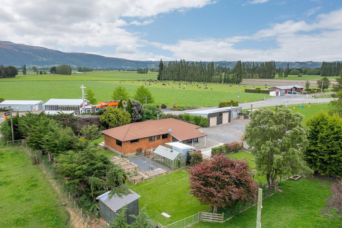495 Centre Road, Momona, Outram - Carousel 1