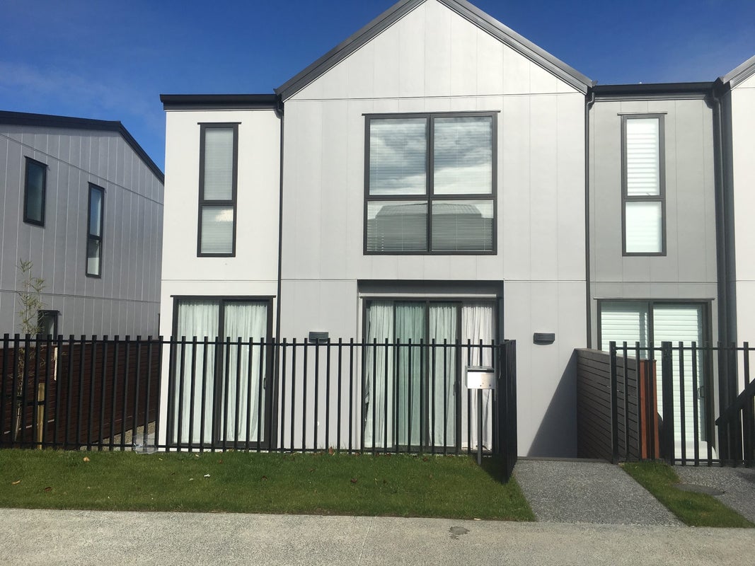 11 Gateway Avenue, Beachlands, Auckland - Carousel 1
