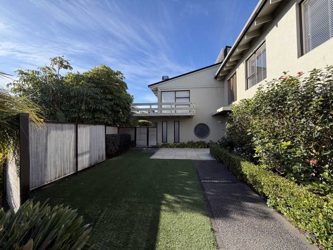 24 Clovelly Road, Bucklands Beach, Auckland - Carousel 2