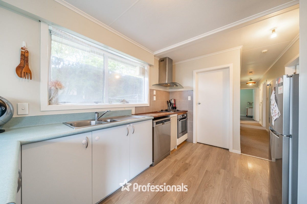 9 Kairimu Street, Stokes Valley, Lower Hutt - Carousel 2