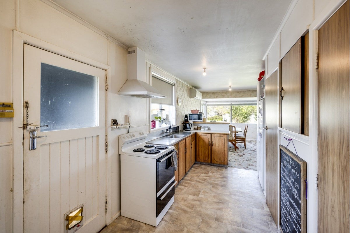 813 Gordon Road, Raureka, Hastings - Carousel 2