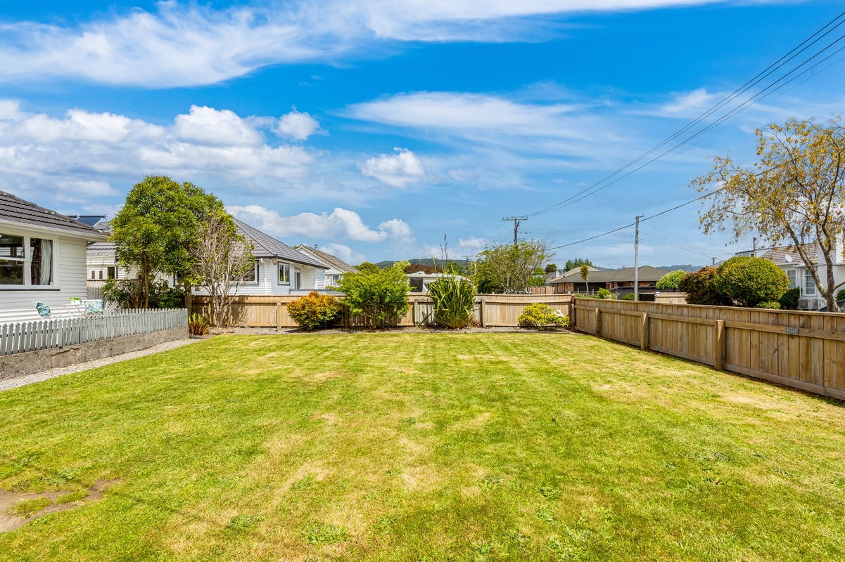 13 McCurdy Street, Elderslea, Upper Hutt - Carousel 24
