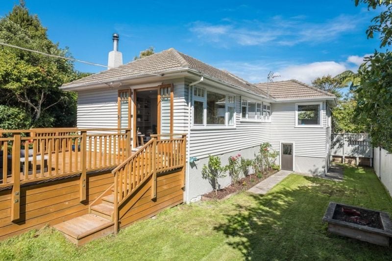 38 Cockayne Road, Khandallah, Wellington - Carousel 1