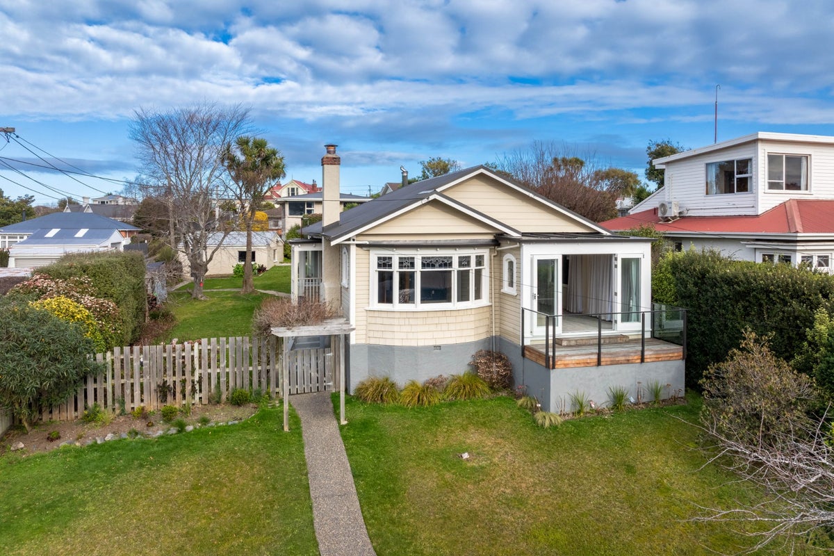 25 Crosby Street, Mornington, Dunedin - Carousel 1