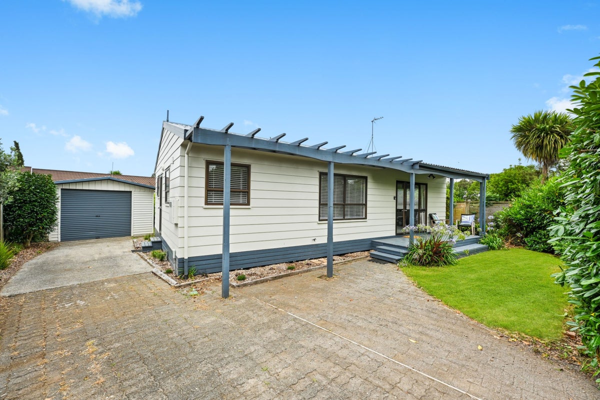 15A Herbert Road, Queenwood, Hamilton - Carousel 1