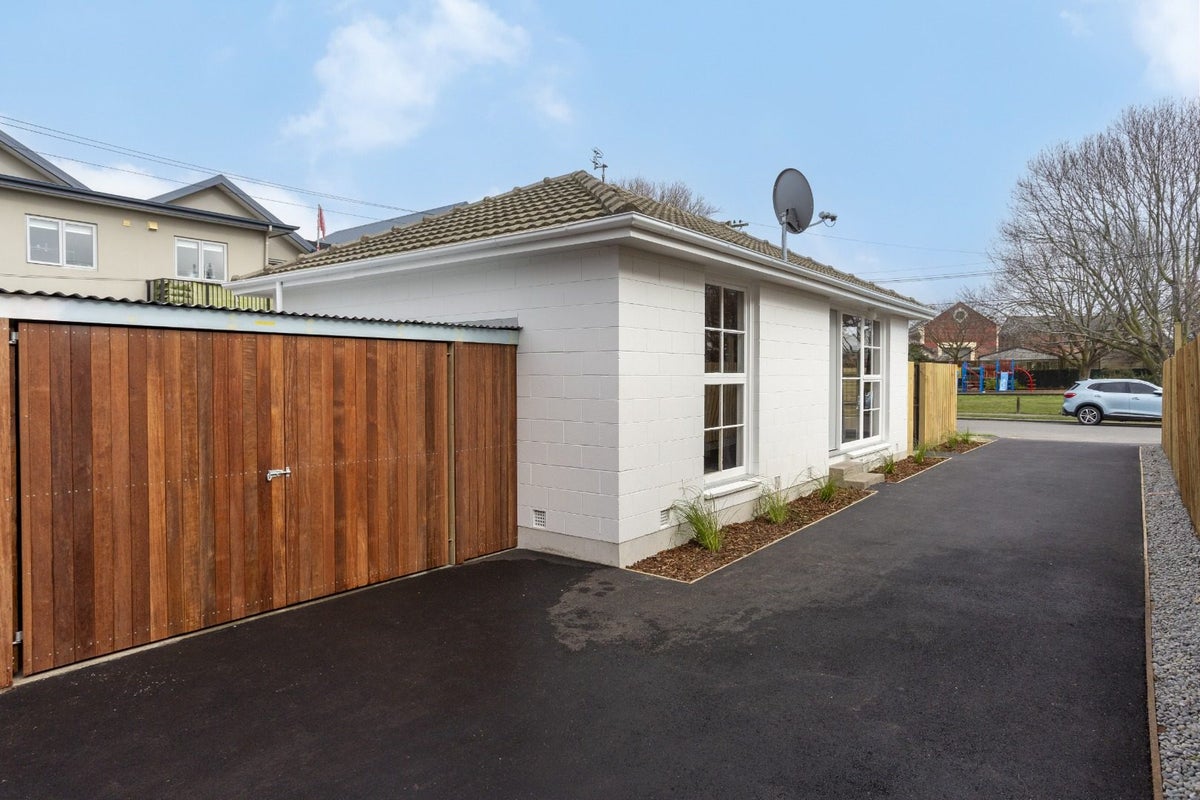 3/110 Olliviers Road, Phillipstown, Christchurch - Carousel 2
